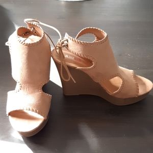 Tan Wedges